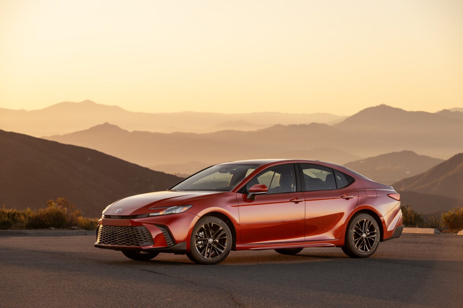 2025_Camry_SE_AWD_SupersonicRed