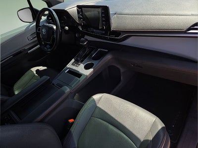 2021 Toyota Sienna XSE 7 Passenger