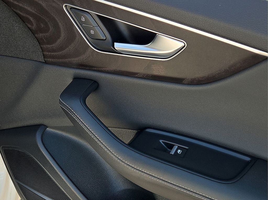 2023 Audi Q8 55 Premium Plus quattro