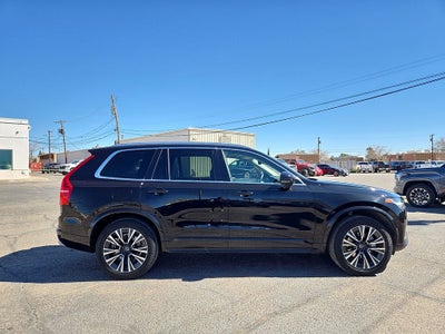 2022 Volvo XC90 T6 Momentum