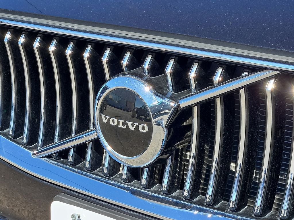 2022 Volvo XC90 T6 Momentum