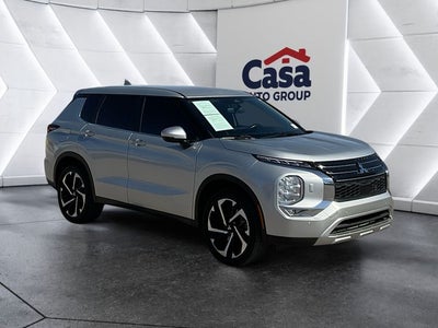2023 Mitsubishi Outlander SE