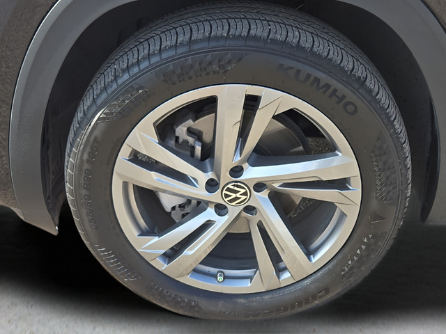 2024 Volkswagen Atlas Cross Sport 2.0T SEL R-Line