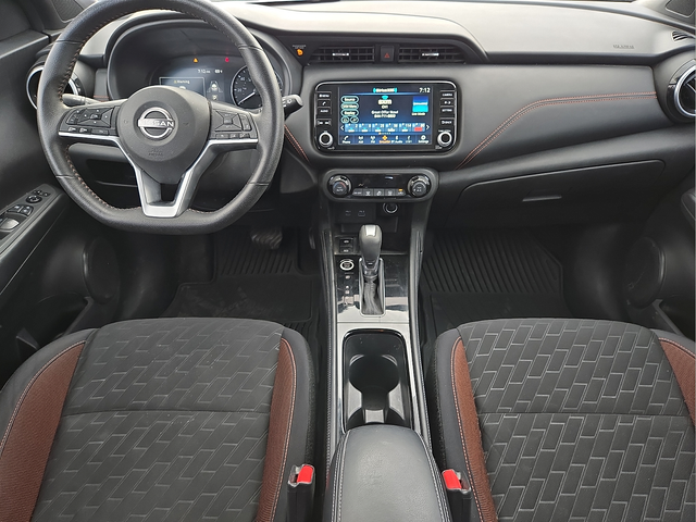 2023 Nissan Kicks SR