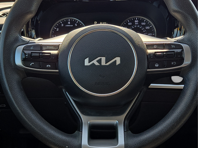2022 Kia K5 LXS