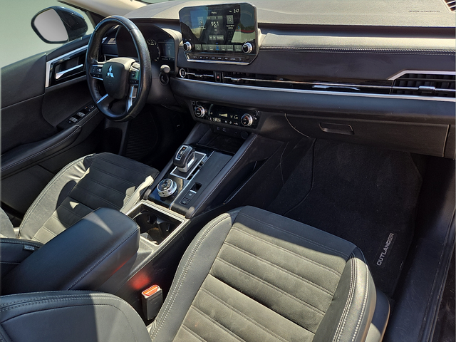 2022 Mitsubishi Outlander SE