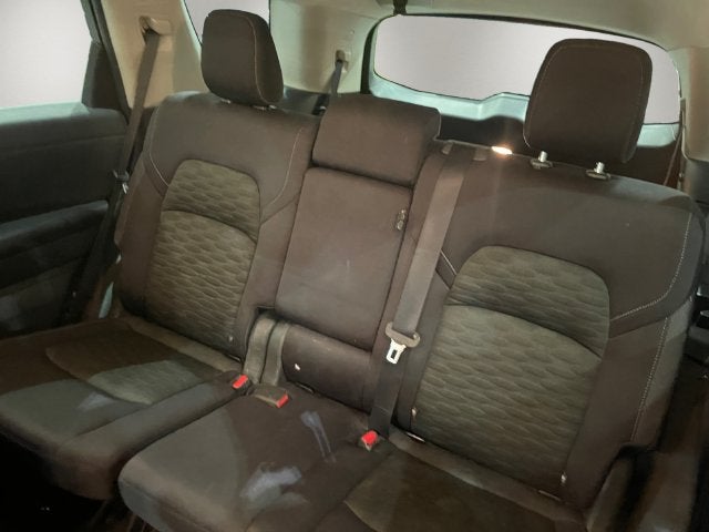 2023 Nissan Pathfinder SV