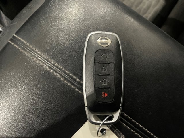 2023 Nissan Pathfinder SV