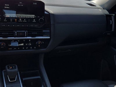 2024 Nissan Pathfinder SL