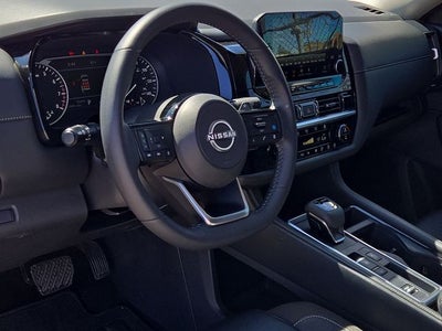 2024 Nissan Pathfinder SL