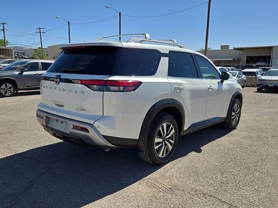 2024 Nissan Pathfinder SL