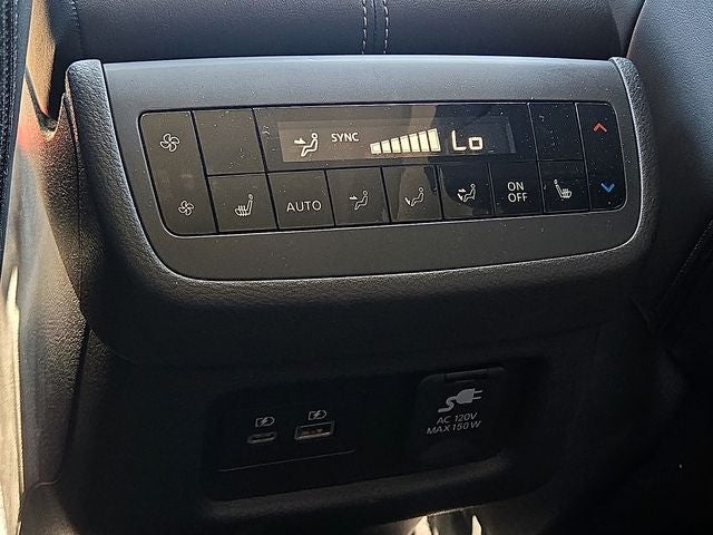2025 Nissan Pathfinder Platinum