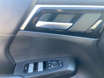 2024 Mitsubishi Outlander Base