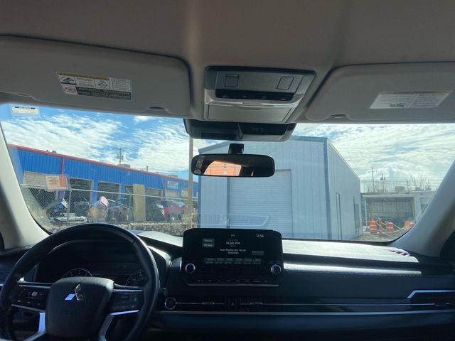 2024 Mitsubishi Outlander Base