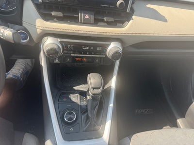 2020 Toyota RAV4 Hybrid XLE