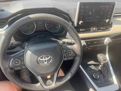 2020 Toyota RAV4 Hybrid XLE