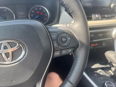 2020 Toyota RAV4 Hybrid XLE
