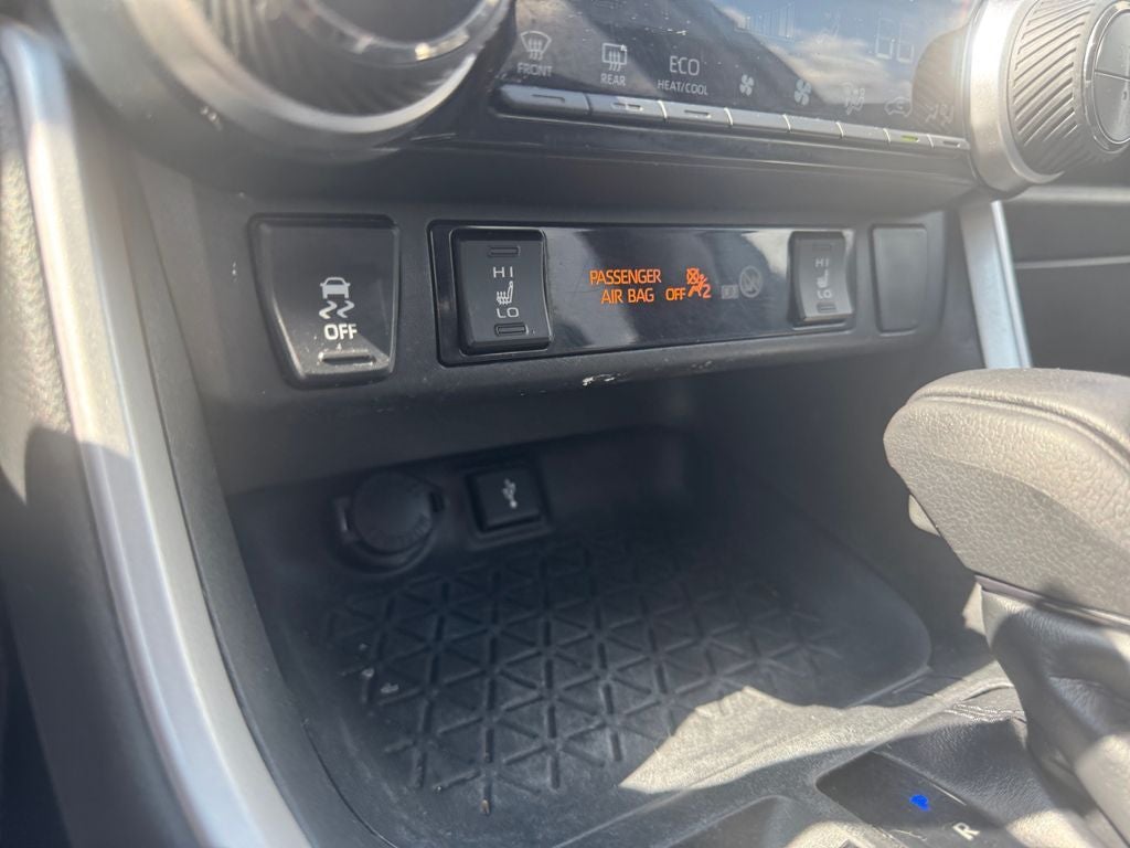 2020 Toyota RAV4 Hybrid XLE