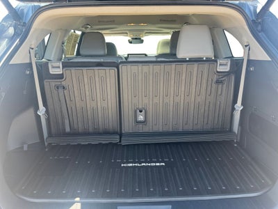 2024 Toyota Highlander Hybrid XLE