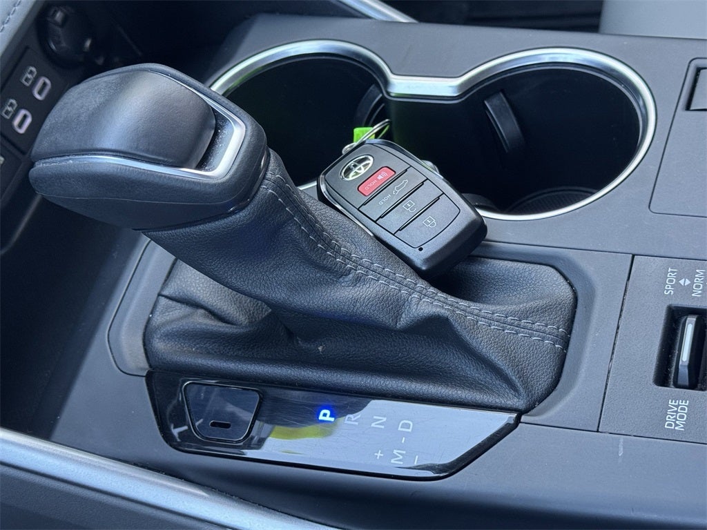 2025 Toyota Highlander XLE