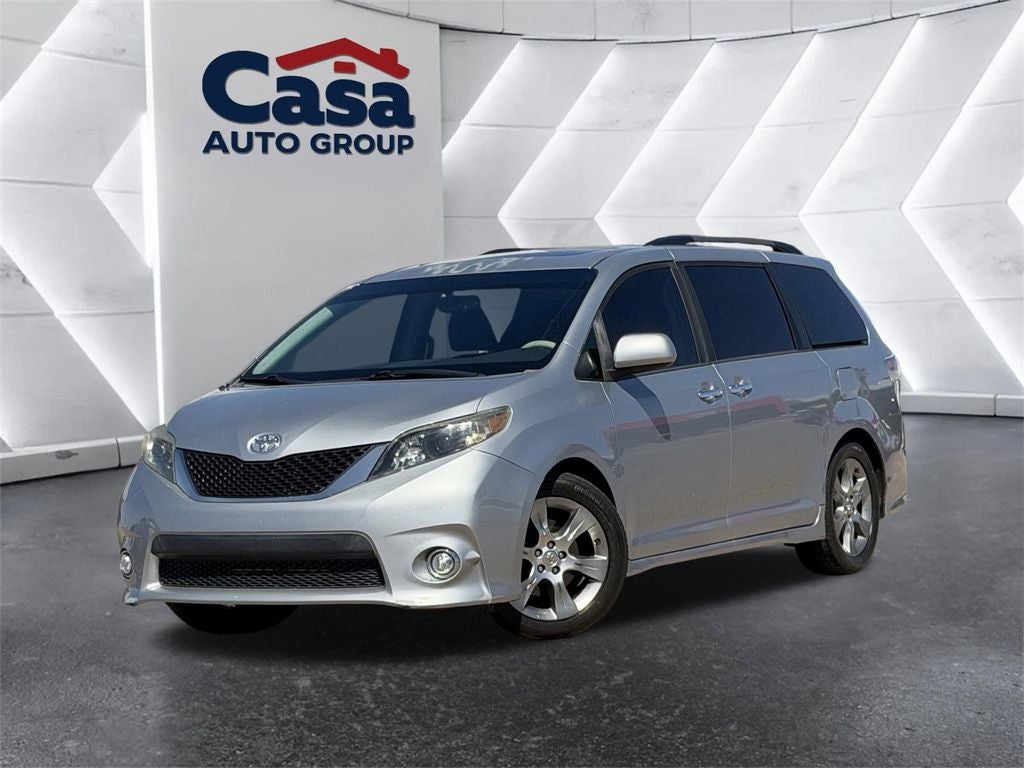 2014 Toyota Sienna SE V6 8-Passenger's photo