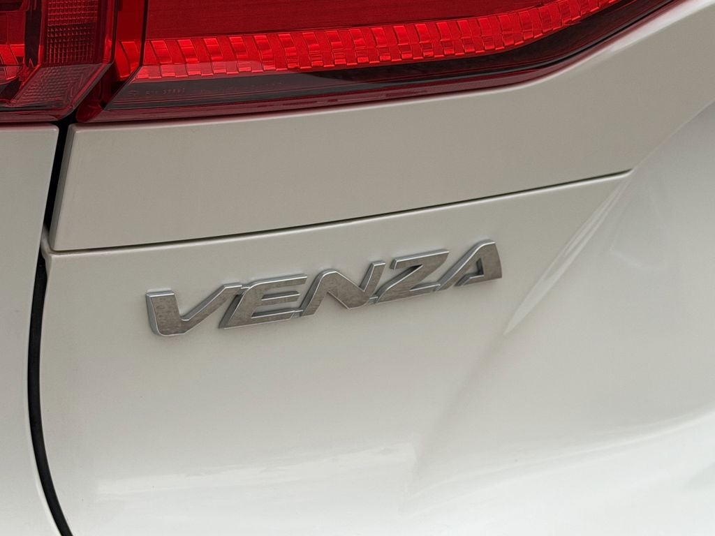 2022 Toyota Venza LE