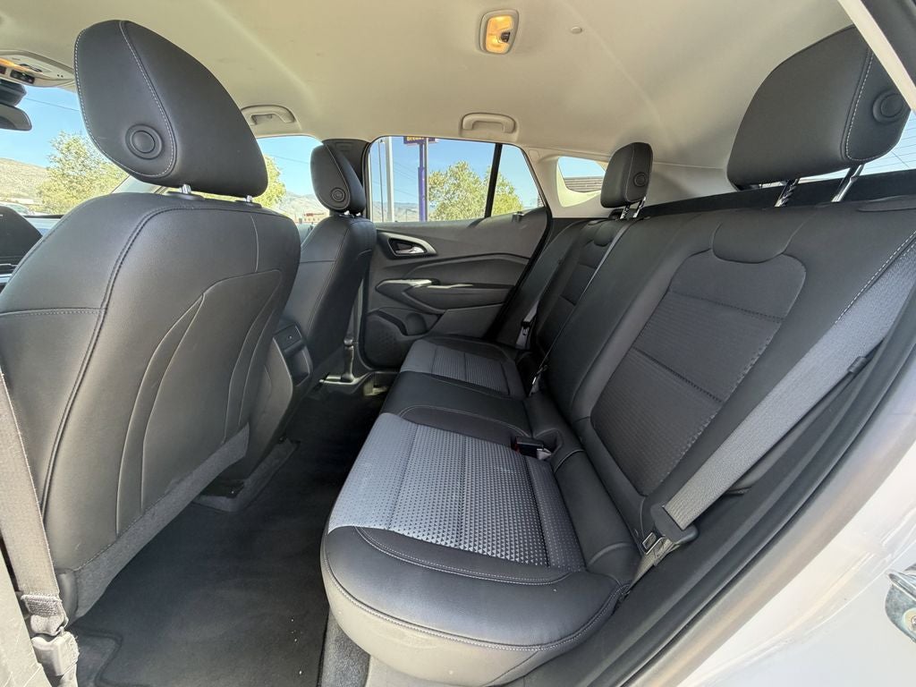 2025 Chevrolet Trax LT - Photo 14