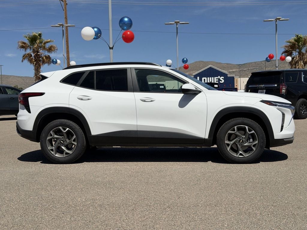 2025 Chevrolet Trax LT - Photo 16