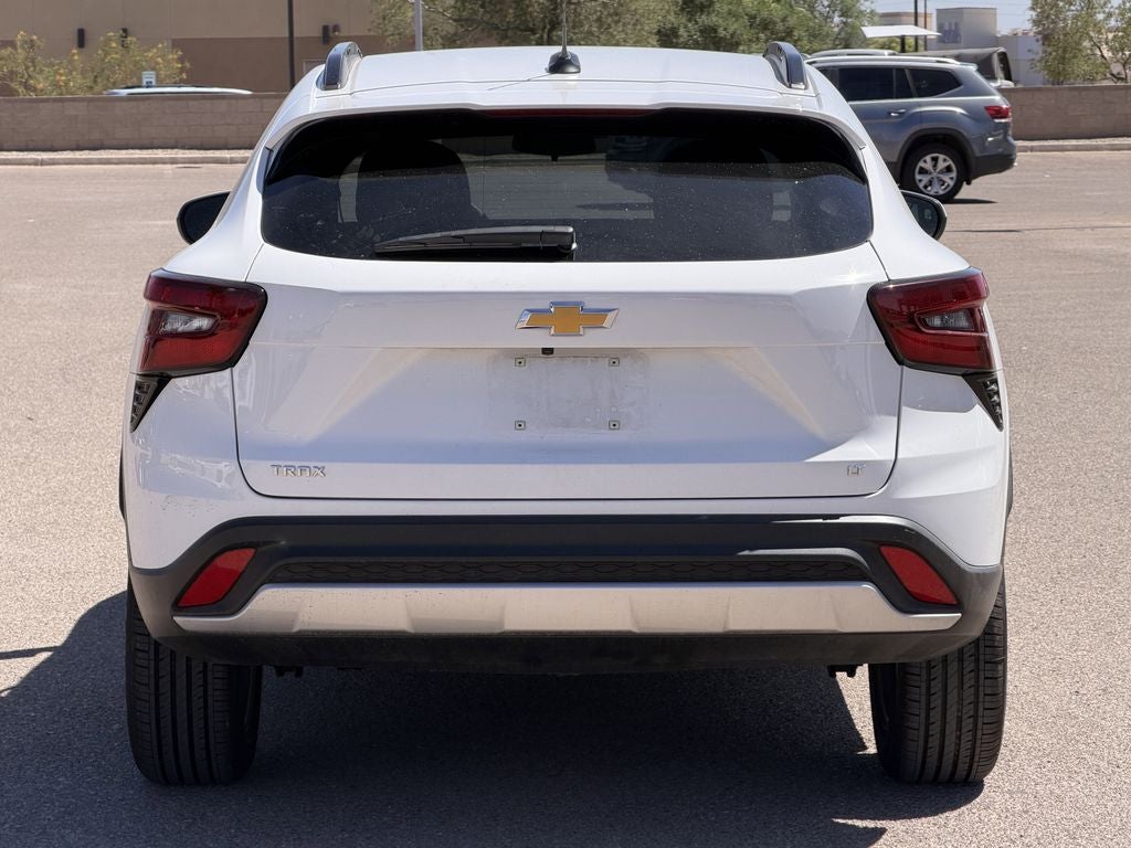 2025 Chevrolet Trax LT - Photo 18