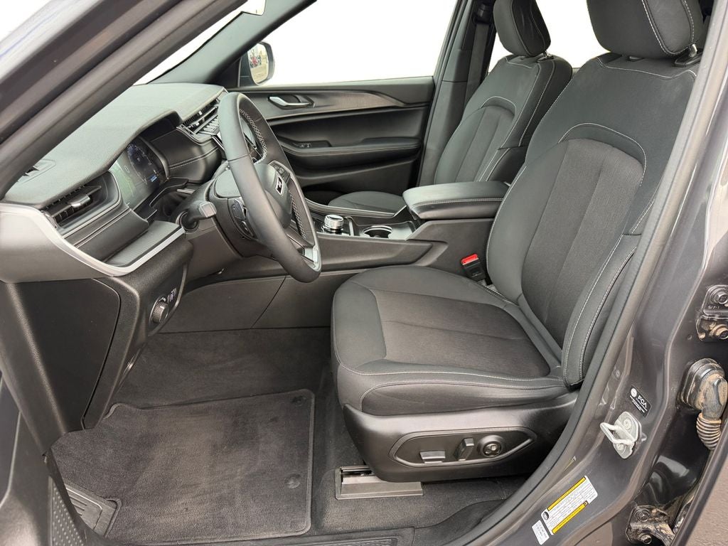 2025 Jeep Grand Cherokee Laredo X 4x2