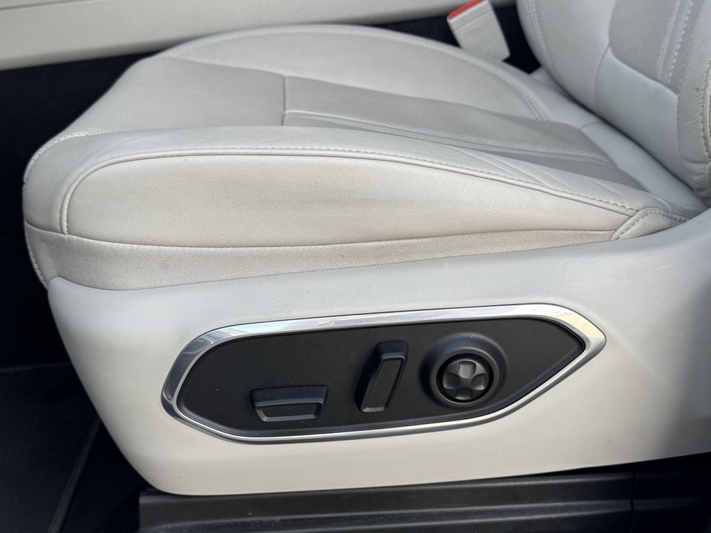 2024 Jeep Wagoneer L Series II 4x2