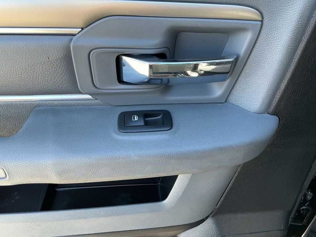 2018 RAM 1500 Big Horn Crew Cab 4x2 5'7' Box