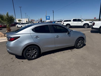 2019 Toyota Yaris Sedan LE