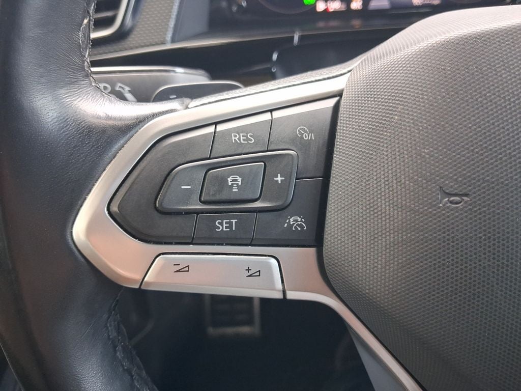 2024 Volkswagen Atlas Cross Sport 2.0T SEL R-Line