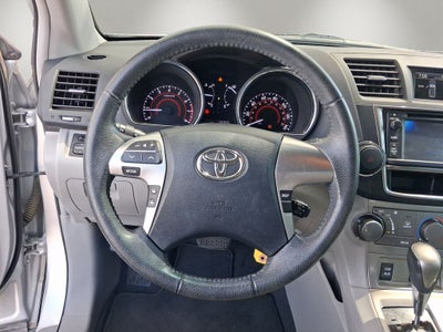 2013 Toyota Highlander SE