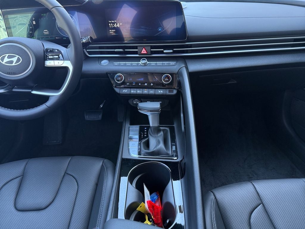 2025 Hyundai Elantra Hybrid Limited