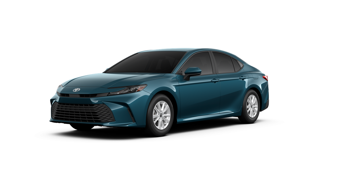 2026 Toyota Camry LE Hybrid's photo