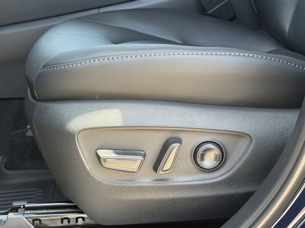 2026 Toyota Highlander Platinum - Photo 21