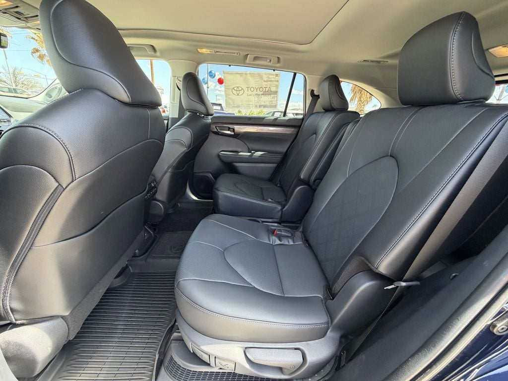 2026 Toyota Highlander Platinum - Photo 24