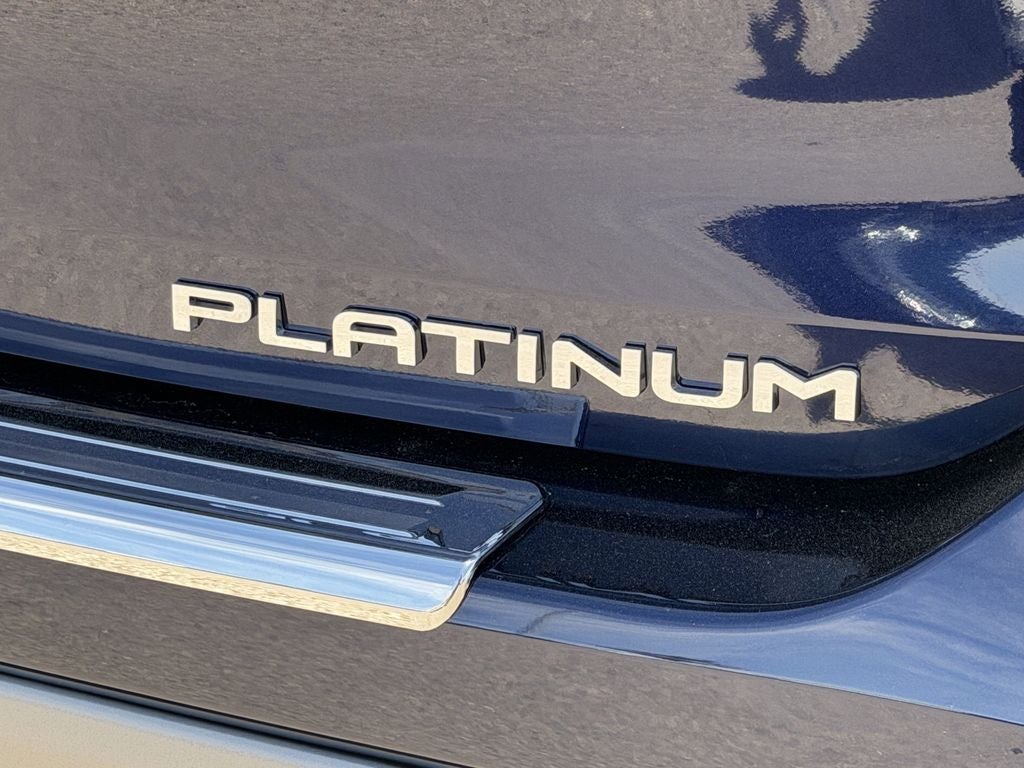 2026 Toyota Highlander Platinum - Photo 6