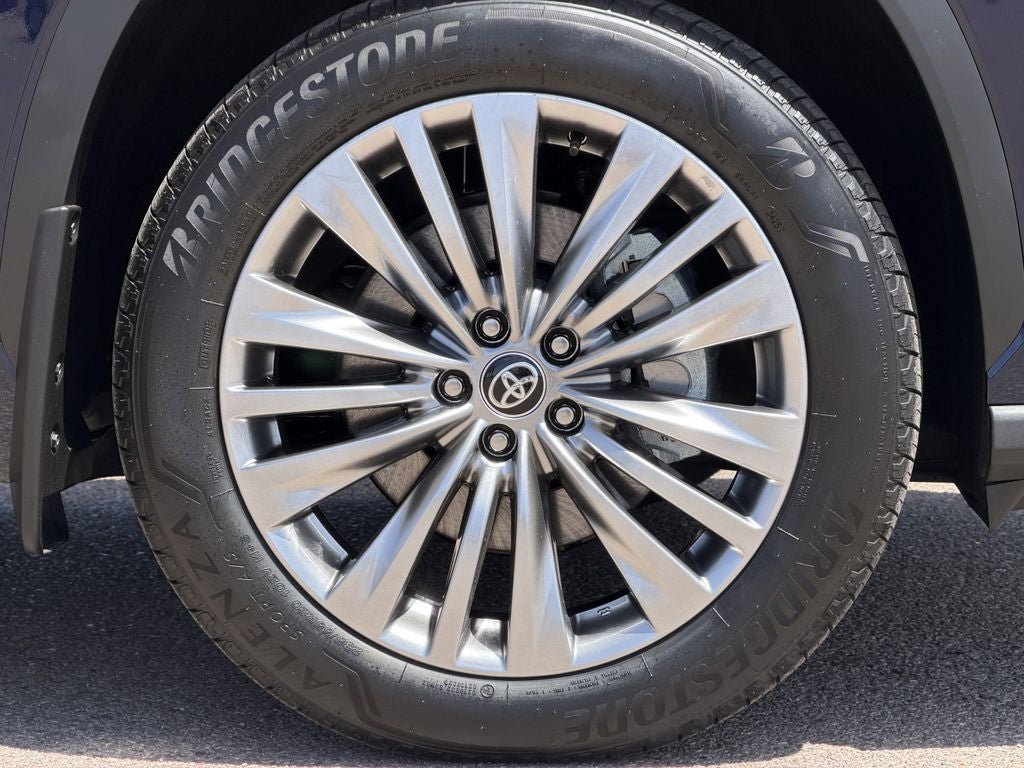 2026 Toyota Highlander Platinum - Photo 8