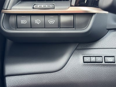 2025 Toyota Toyota Crown Signia Limited