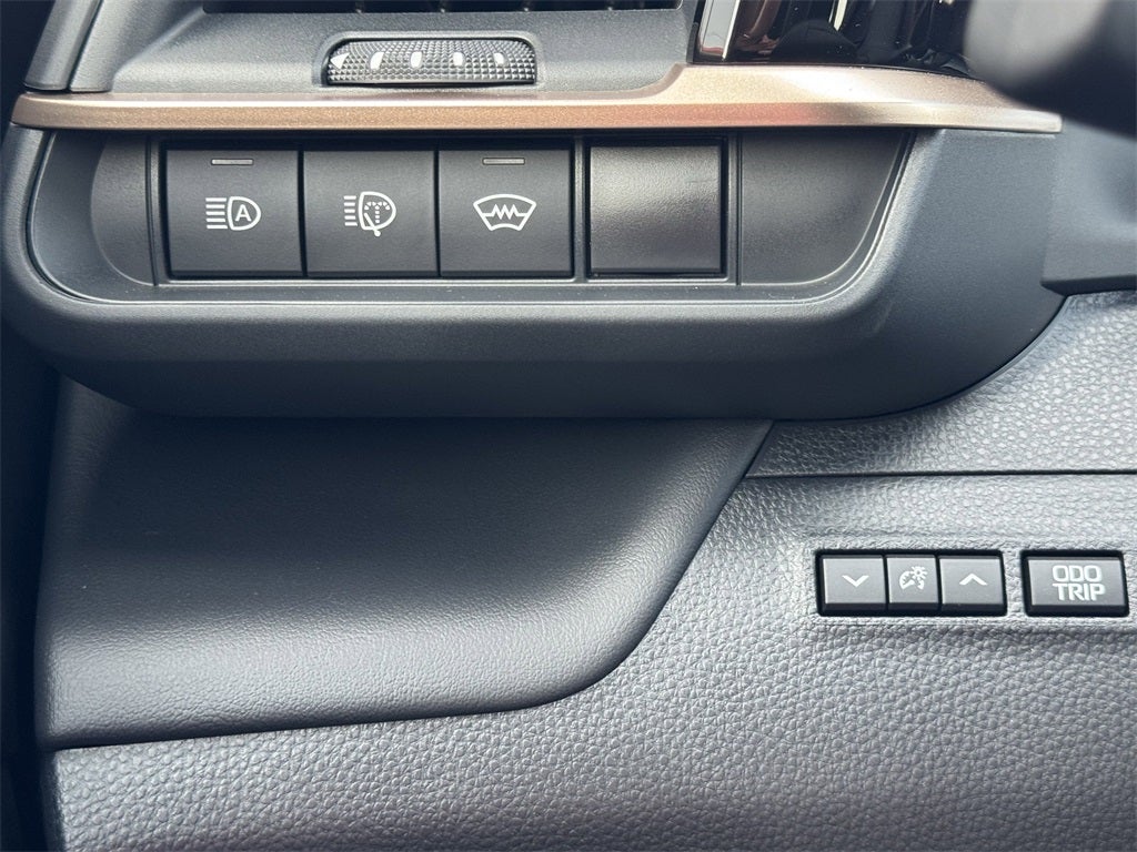 2025 Toyota Toyota Crown Signia Limited